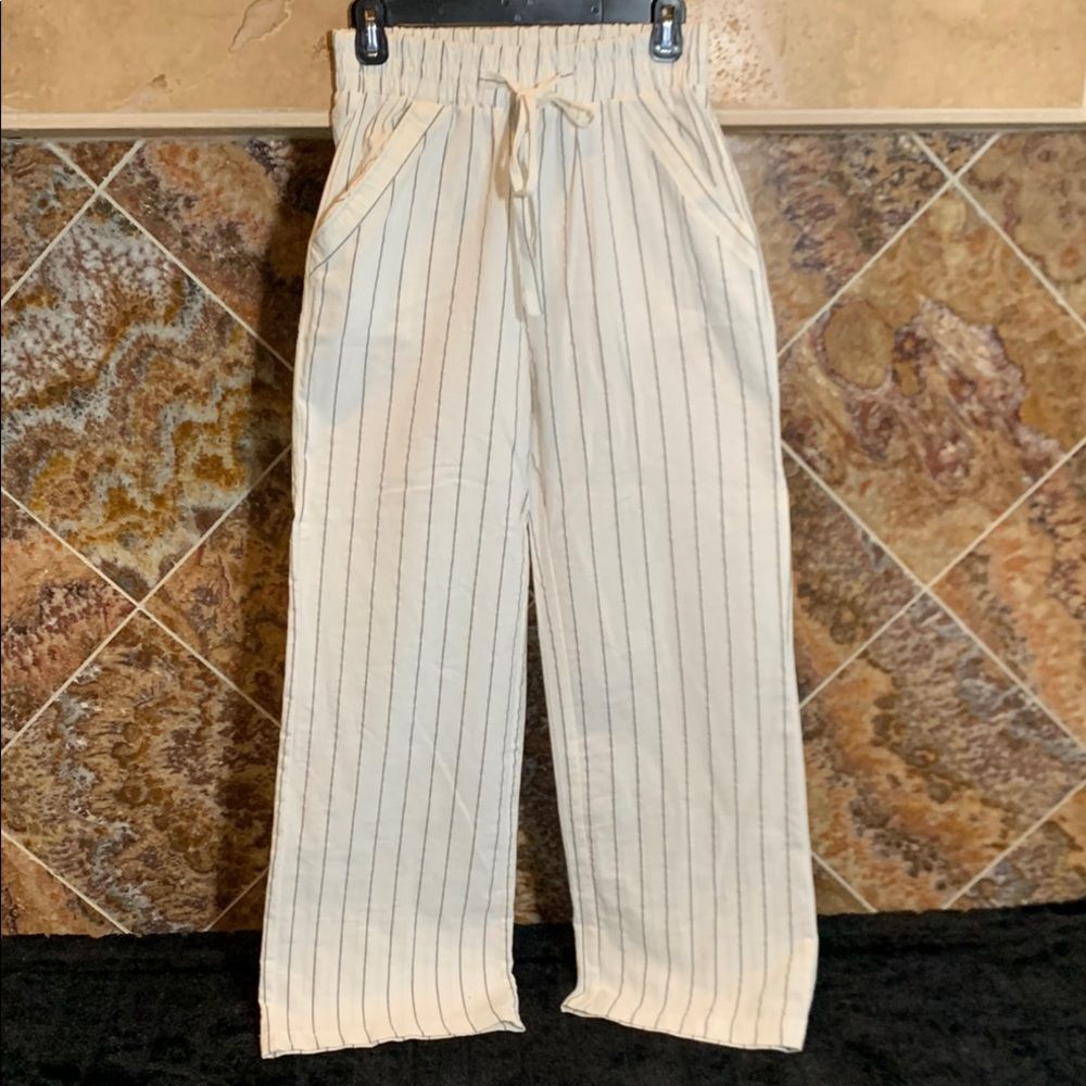 Women's Sienna Sky Wide Leg White with Gray Stripes Casual Pants Size Small